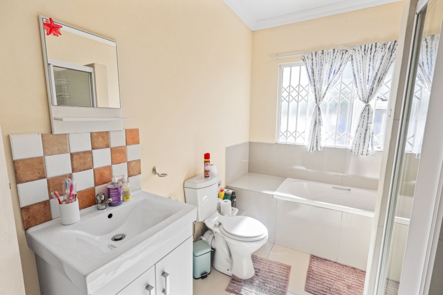 To Let 2 Bedroom Property for Rent in Greenfields Eastern Cape